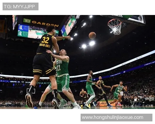凯尔特人勇士巅峰对决激战正酣球迷热情高涨赛事精彩纷呈